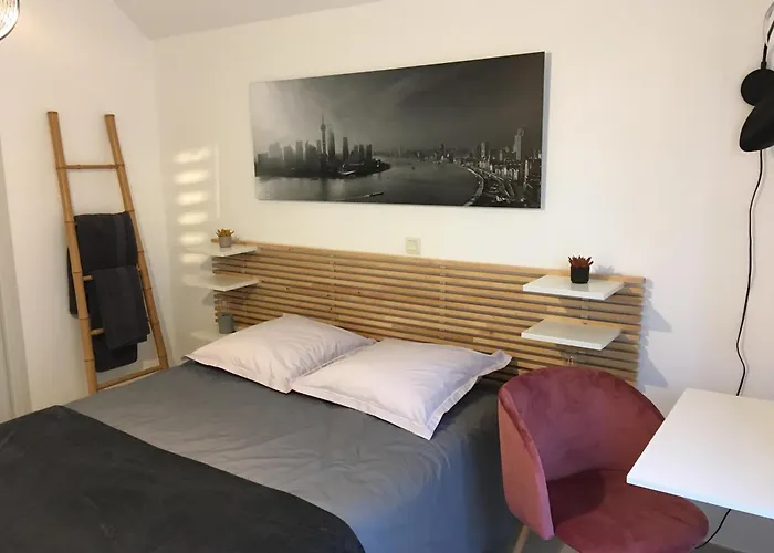 Chambre Confortable Avec Une Entree Independante - Parking & Acces Lille Facile